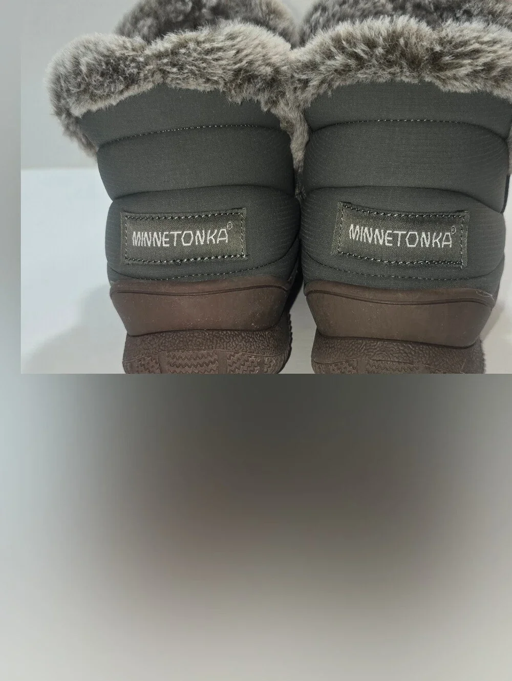 Minnetonka Women’s Faux Fur Winter Ankle Boots – Size 6M